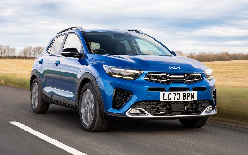 نقد و بررسی کیا استونیک (Kia Stonic)